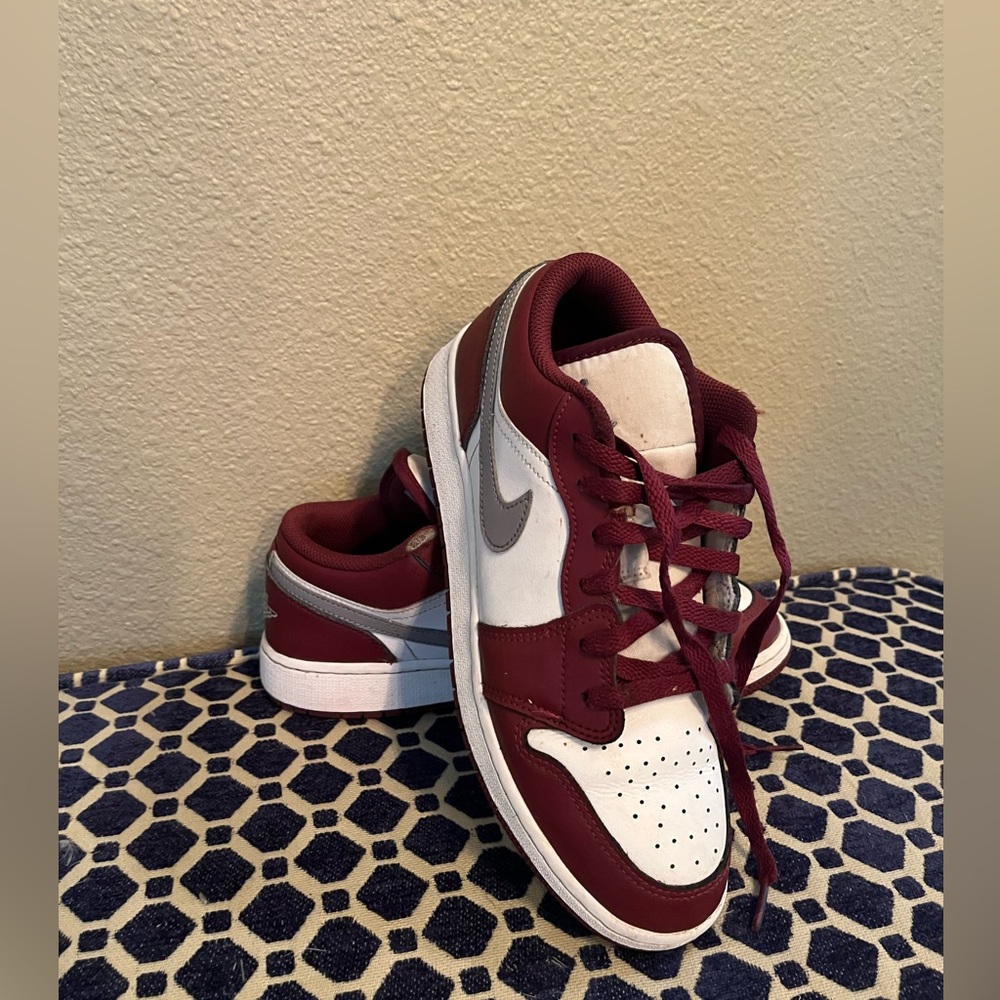 Jordon 1 Lows “Cherrywood” Size 6.5 youth